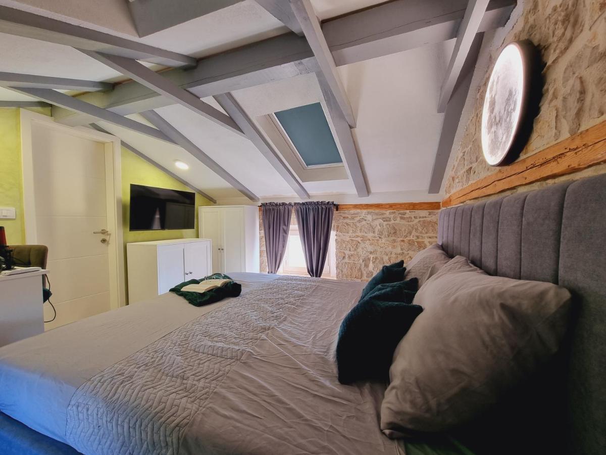 Vela & Vega Apartment Visnjan Bagian luar foto
