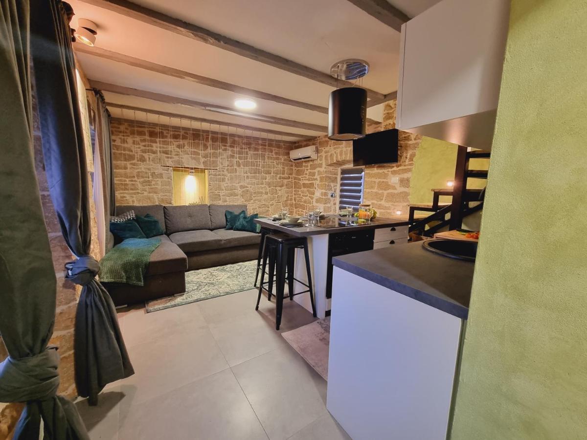 Vela & Vega Apartment Visnjan Bagian luar foto